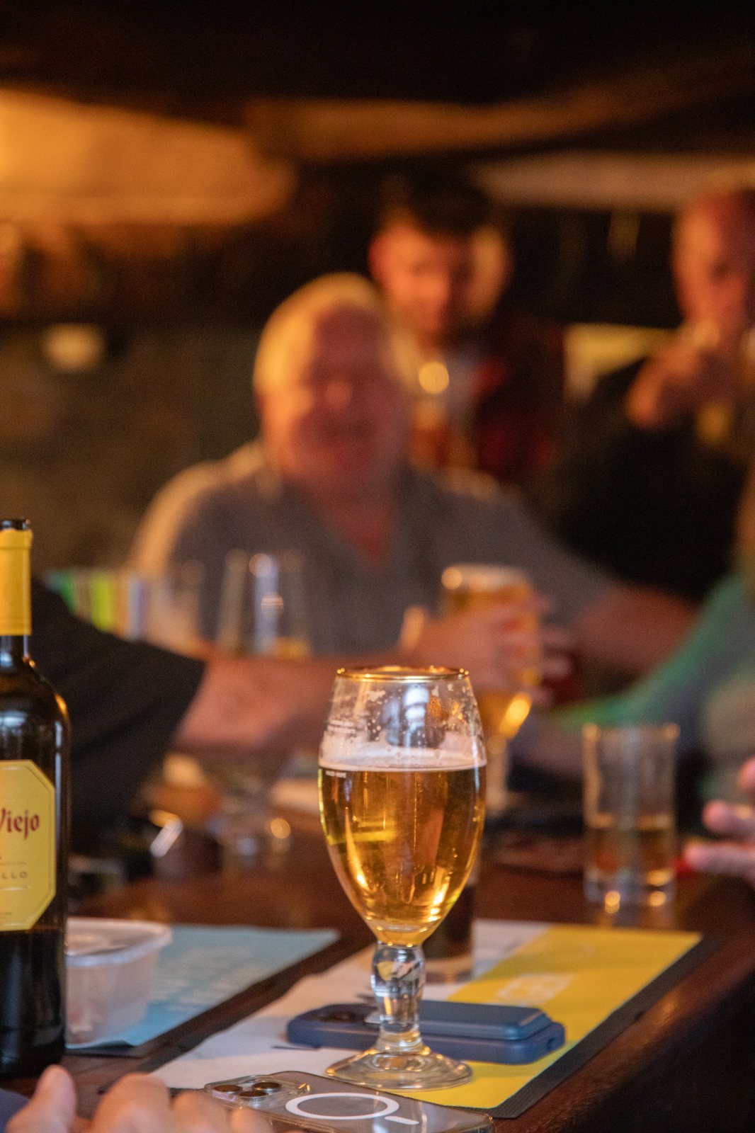Drinks at the bar at The Yew Tree Inn
